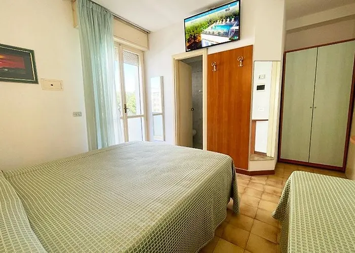 Cinzia فندق تّشيرفييا