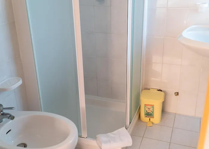 Cinzia 3* تّشيرفييا