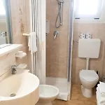 Cinzia 3*