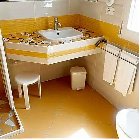 Cinzia 3*
