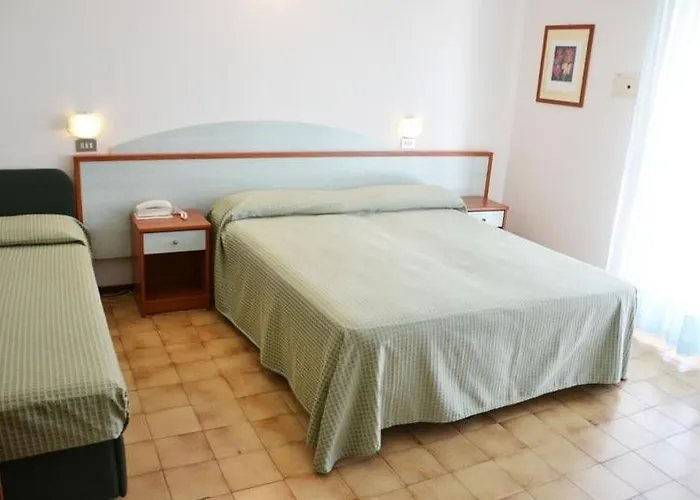 Cinzia 3*